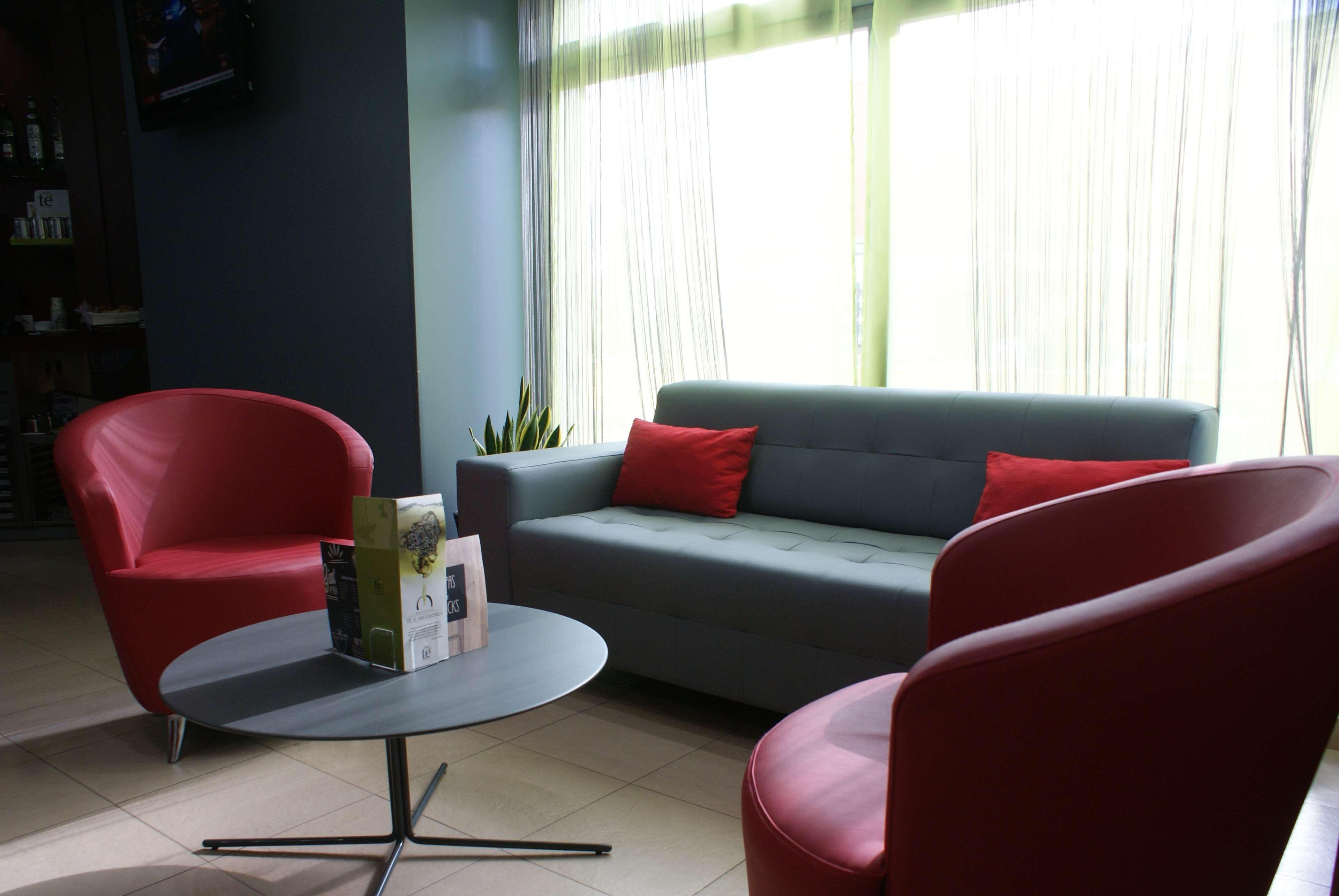 Travelodge Madrid Alcalá de Henares Extérieur photo