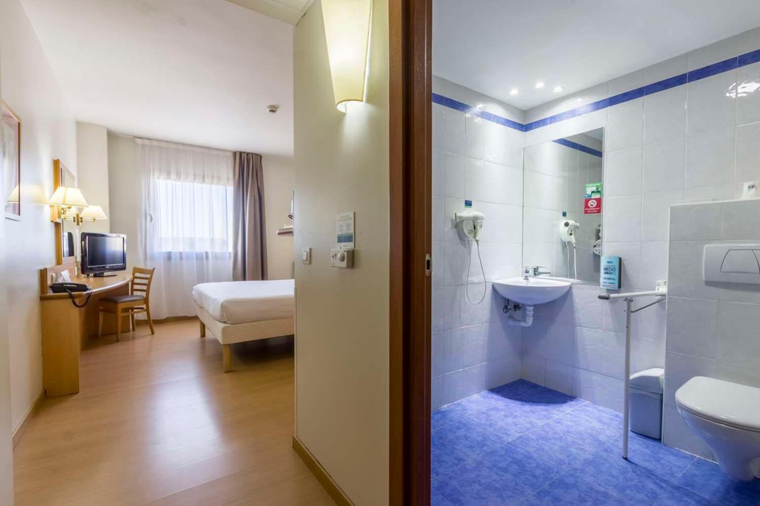 Travelodge Madrid Alcalá de Henares Extérieur photo