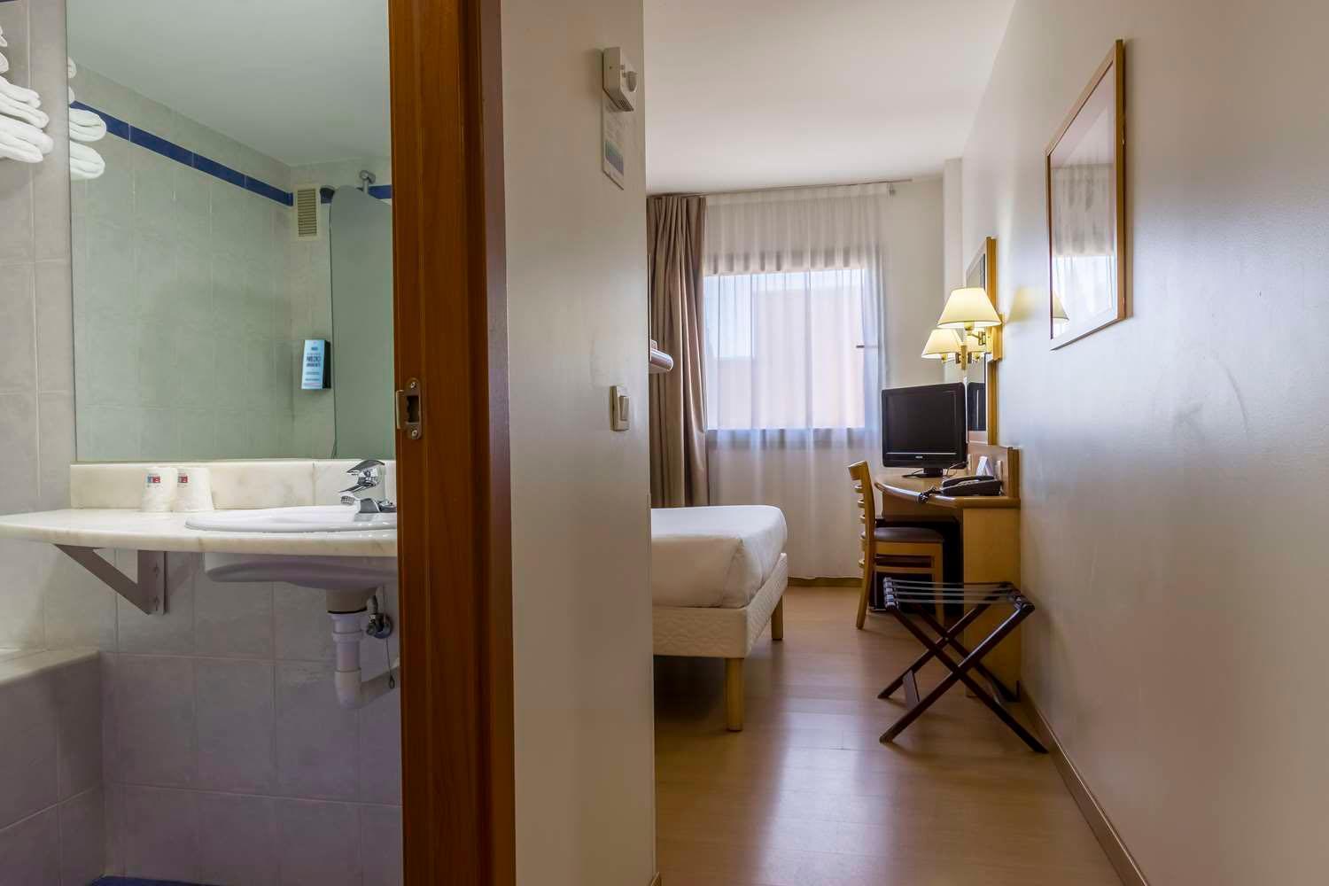 Travelodge Madrid Alcalá de Henares Extérieur photo