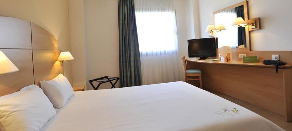 Travelodge Madrid Alcalá de Henares Extérieur photo